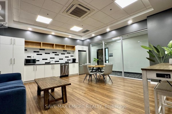 305 - 1670 North Service Road, Oakville, ON, photo 3