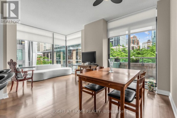 305 - 18 Yorkville Avenue, Toronto, ON, photo 3