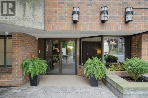 305 - 19 Dundonald Street, Toronto, ON, photo 3