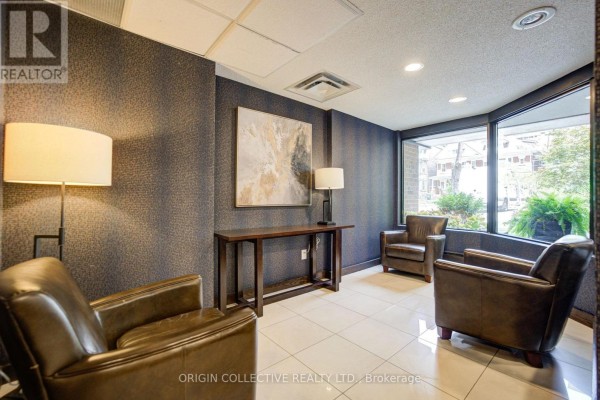 Bedroom 2 - 305 - 19 Dundonald Street, Toronto, ON M4Y1K3 Photo 4