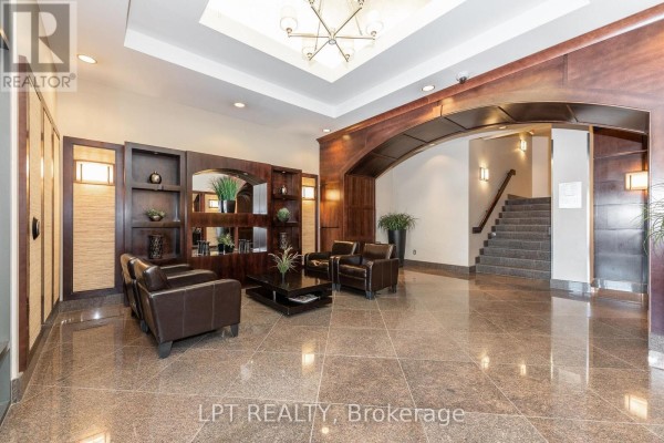 305 - 200 Besserer Street, Ottawa, ON K1N0A7 Photo 3