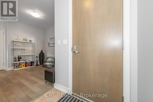305 - 200 Besserer Street, Ottawa, ON K1N0A7 Photo 4