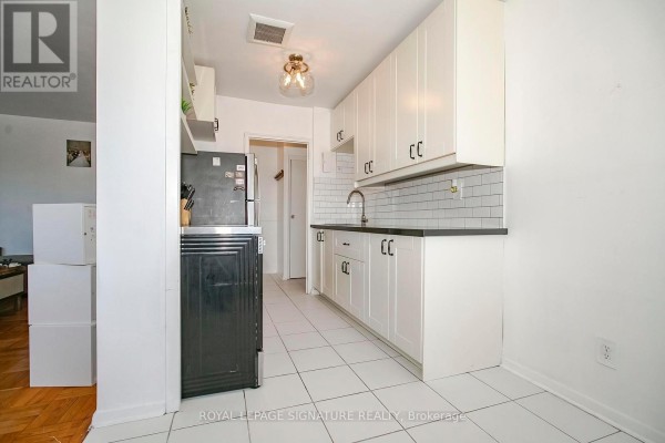 Dining room - 305 - 219 Wilson Avenue, Toronto, ON M5M3B2 Photo 2