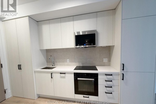 305 - 2450 Bloor Street, Toronto, ON M6S0A9 Photo 5