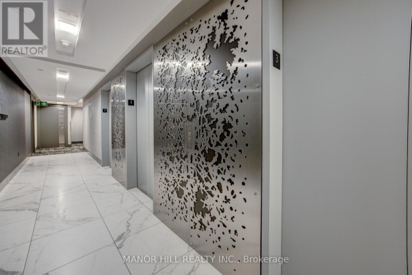 Primary Bedroom - 305 - 25 Capreol Court, Toronto, ON M5V3Z7 Photo 4