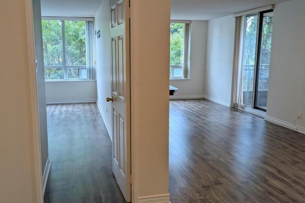 Kitchen - 305 - 260 Doris Avenue, Toronto, ON M2N6X9 Photo 3