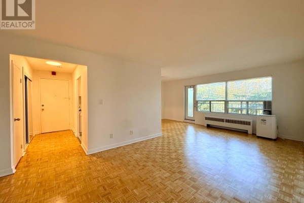 Living room - 305 - 28 Upper Canada Drive, Toronto, ON M2P1R9 Photo 2