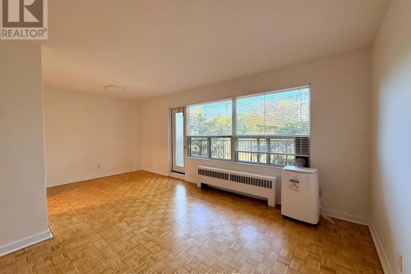 Dining room - 305 - 28 Upper Canada Drive, Toronto, ON M2P1R9 Photo 3