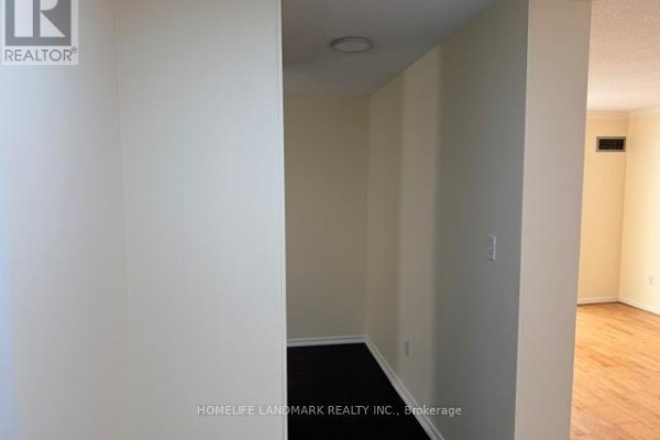 Primary Bedroom - 305 - 30 Malta Avenue, Brampton, ON L6Y4S5 Photo 4