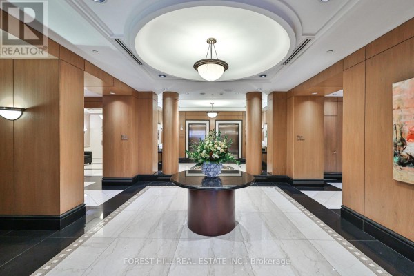 Kitchen - 305 - 38 Avenue Road, Toronto, ON M5R2G2 Photo 3