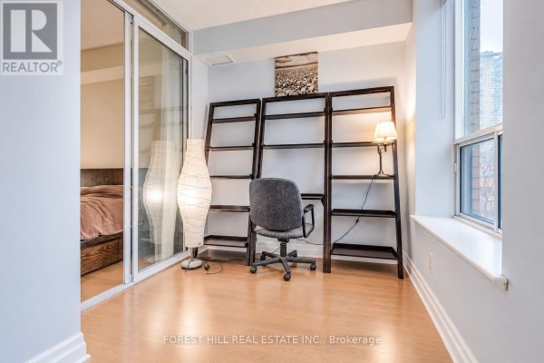 Primary Bedroom - 305 - 70 Alexander Street, Toronto, ON M4Y3B6 Photo 4