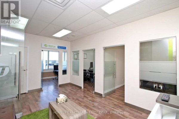 305 - 7191 Yonge Street, Markham, ON L3T0C4 Photo 4