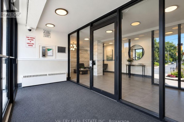 Living room - 305 - 797 Jane Street, Toronto, ON M6N4B8 Photo 3