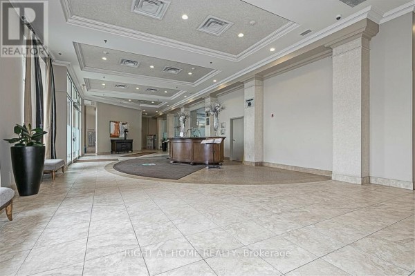 305 - 8 Maison Parc Court, Vaughan, ON L4J9K5 Photo 5