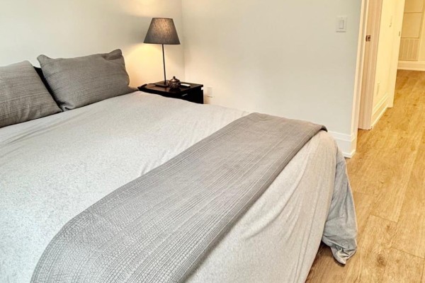 Bedroom 2 - 305 - 89 Church Street, Toronto, ON M5C0B7 Photo 5