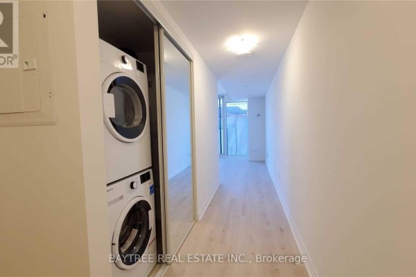 305 - 99 Foxbar Road, Toronto, ON M4V2G5 Photo 4