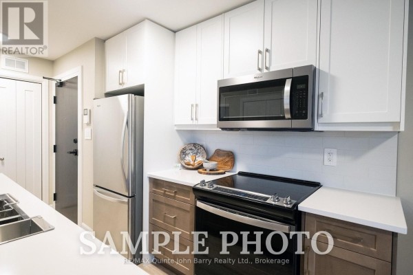305-10 Hillside Meadow Drive, Quinte West, ON, photo 2
