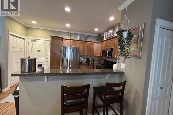 305 12090 227th Street, Maple Ridge, BC V2X6J5 Photo 4