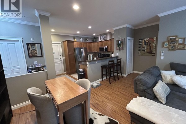 305 12090 227th Street, Maple Ridge, BC V2X6J5 Photo 5