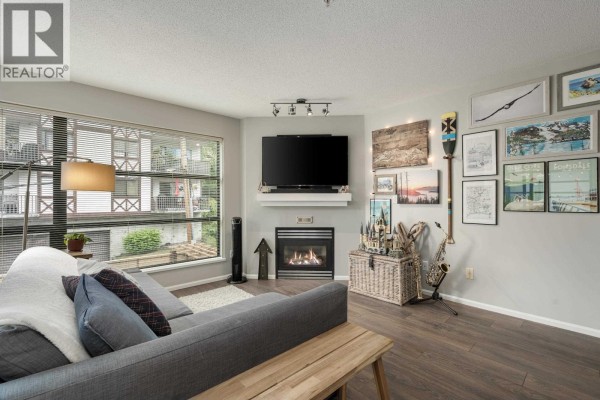 305 124 W 3rd Street, North Vancouver, BC V7M1E8 Photo 4
