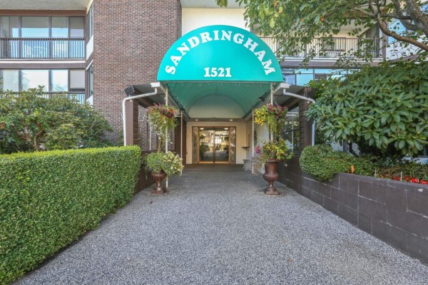 305 1521 Blackwood Street, White Rock, BC V4B3V6 Photo 2