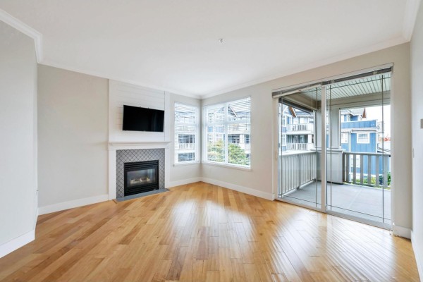 305 15368 16a Avenue, Surrey, BC V4A1S9 Photo 3