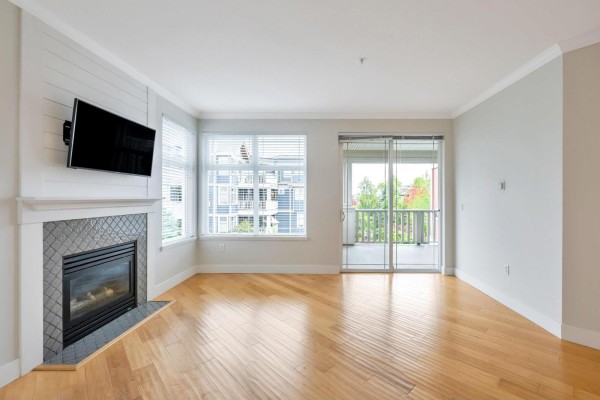 305 15368 16a Avenue, Surrey, BC V4A1S9 Photo 4