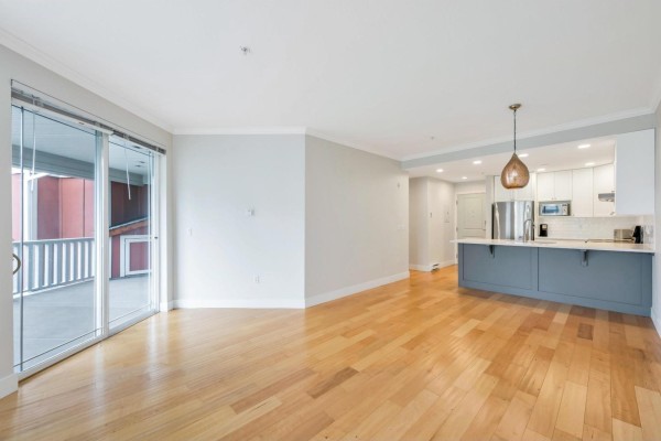 305 15368 16a Avenue, Surrey, BC V4A1S9 Photo 5