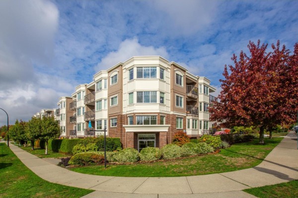 305 15389 Roper Avenue, White Rock
