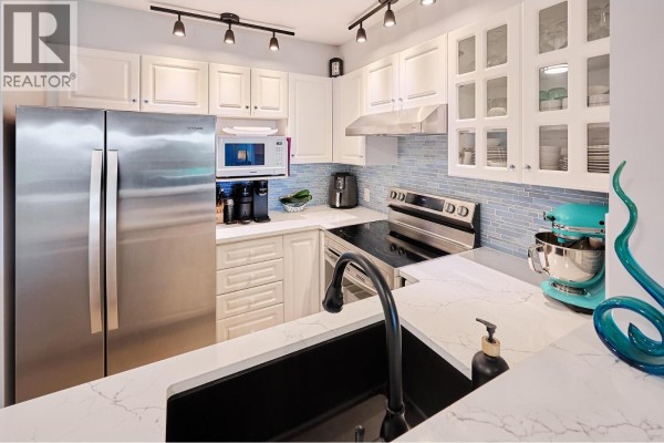 305 155 E 3rd Street, North Vancouver, BC V7L1E5 Photo 4