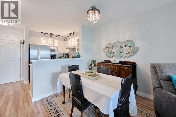 305 155 E 3rd Street, North Vancouver, BC V7L1E5 Photo 5