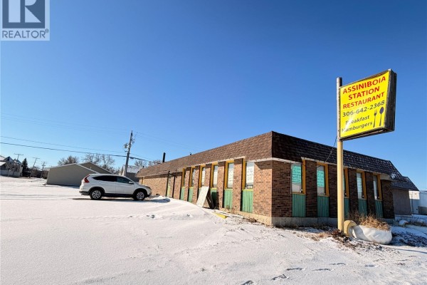 305 1st Avenue W, Assiniboia, SK, photo 2
