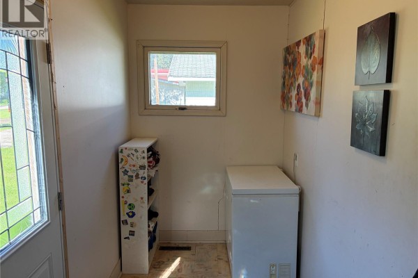 Dining room - 305 1st Street Nw, Wadena, SK S0A4J0 Photo 3