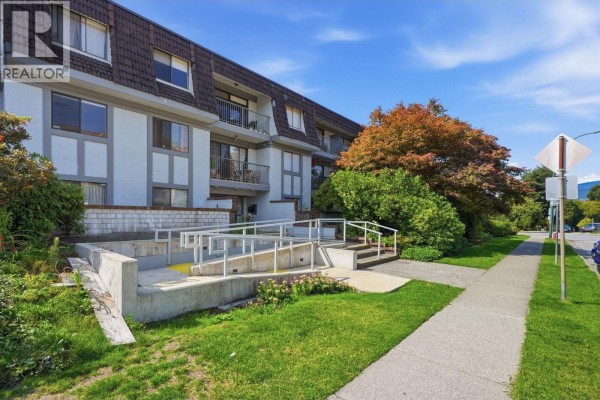 305 275 W 2nd Street, North Vancouver, BC V7M1C9 Photo 3