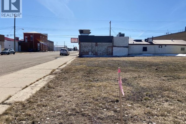 305-307 1 Street W, Hanna, AB T0J1P0 Photo 3