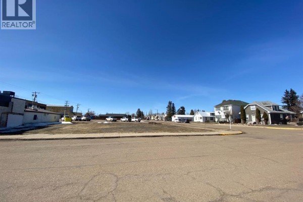 305-307 1 Street W, Hanna, AB T0J1P0 Photo 5
