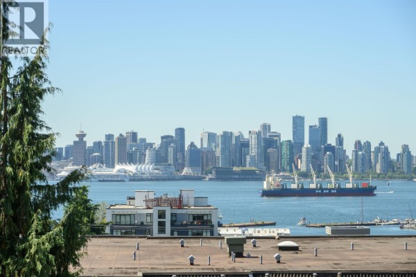 305 310 W 3rd Street, North Vancouver