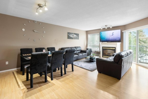 305 31831 Peardonville Road, Abbotsford, BC V2T1L5 Photo 2