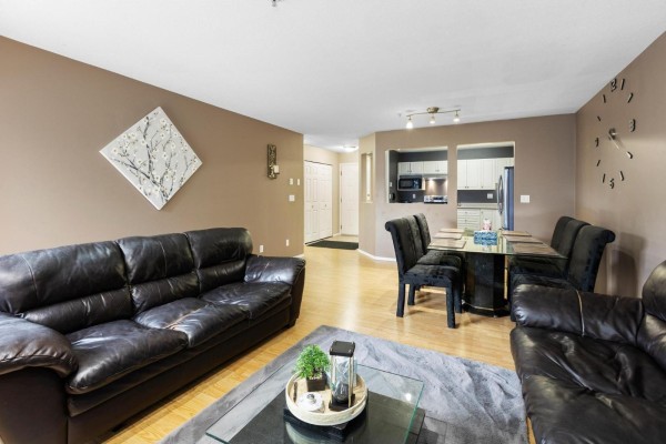 305 31831 Peardonville Road, Abbotsford, BC V2T1L5 Photo 4