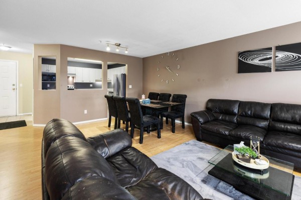 305 31831 Peardonville Road, Abbotsford, BC V2T1L5 Photo 5