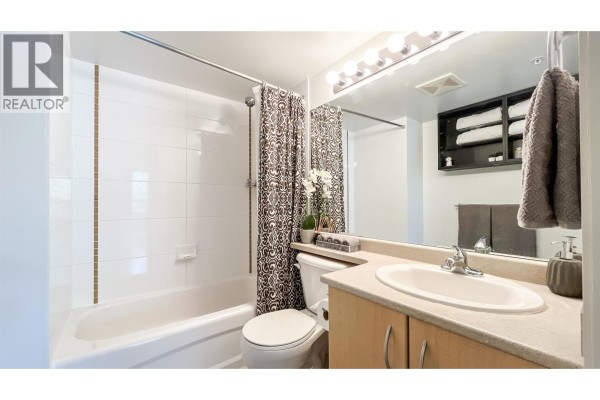 305 3638 Vanness Avenue, Vancouver, BC V5R6H6 Photo 3