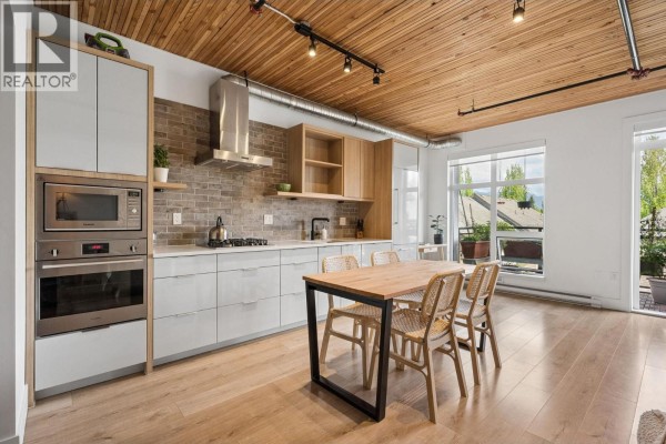 305 4223 Hastings Street, Burnaby, BC V5C2J5 Photo 4