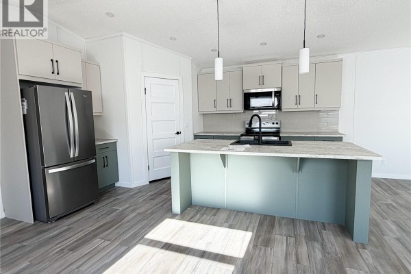 305 7th Street E, Meadow Lake, SK, photo 3