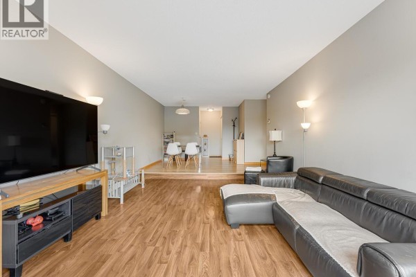 305 8760 No. 1 Road, Richmond, BC V7C4L5 Photo 2