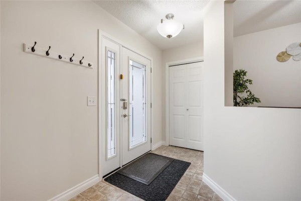 Eat in kitchen - 305 Bridge Lake Drive, Winnipeg, MB R3Y0R2 Photo 3