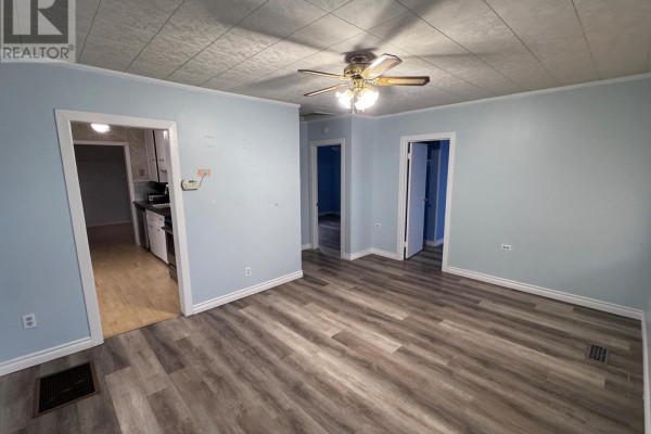 Dining room - 305 Crowland Avenue, Welland, ON L3B1X5 Photo 3