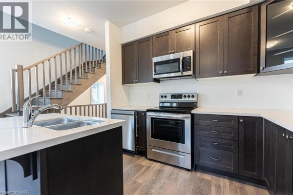 Townhouse for rent at 305 Garner Road W Unit# 46, Ancaster, ON - MLS® qYp6o2