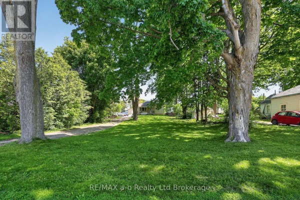 305 Hall Street, Ingersoll, ON N5C1V8 Photo 2