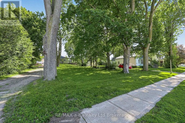 305 Hall Street, Ingersoll, ON N5C1V8 Photo 3