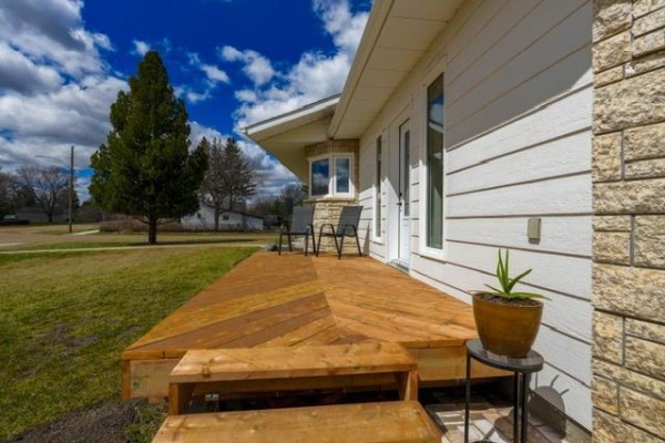 305 Louisa Avenue, Miniota, MB R0M1M0 Photo 2